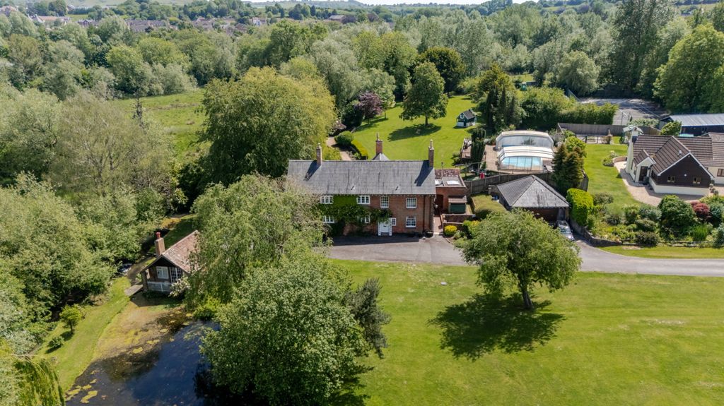 Property photo 1 of 69