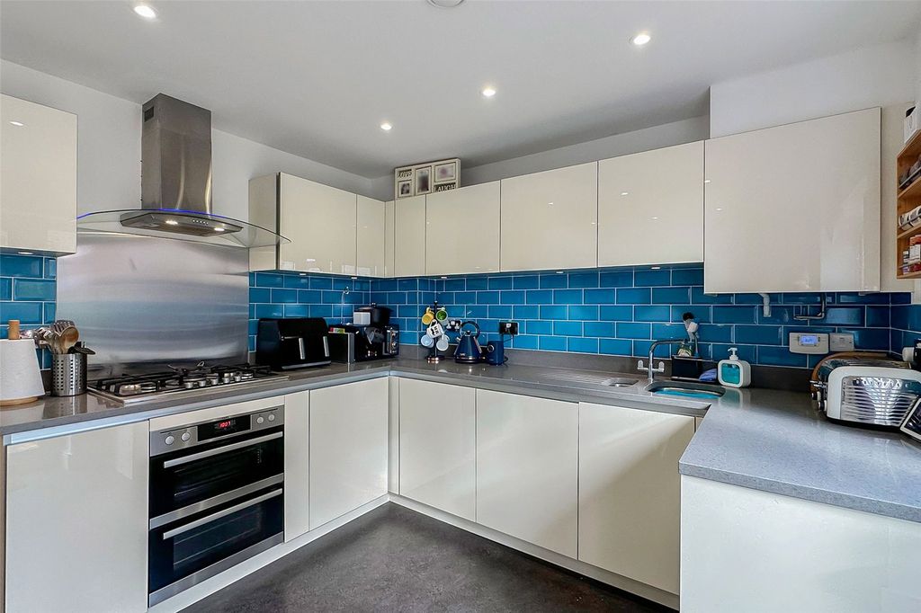 Property photo 3 of 23 Picture No. 05