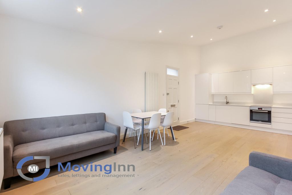 Property photo 2 of 11 Living Room