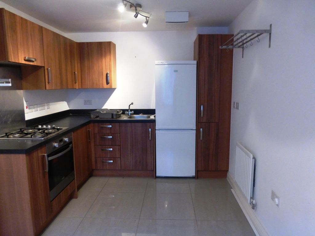 Property photo 2 of 7 Kitchen