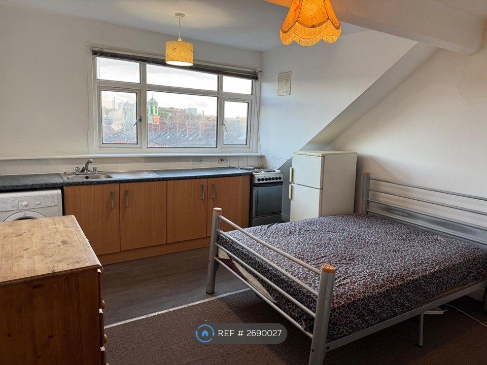 Property photo 2 of 13