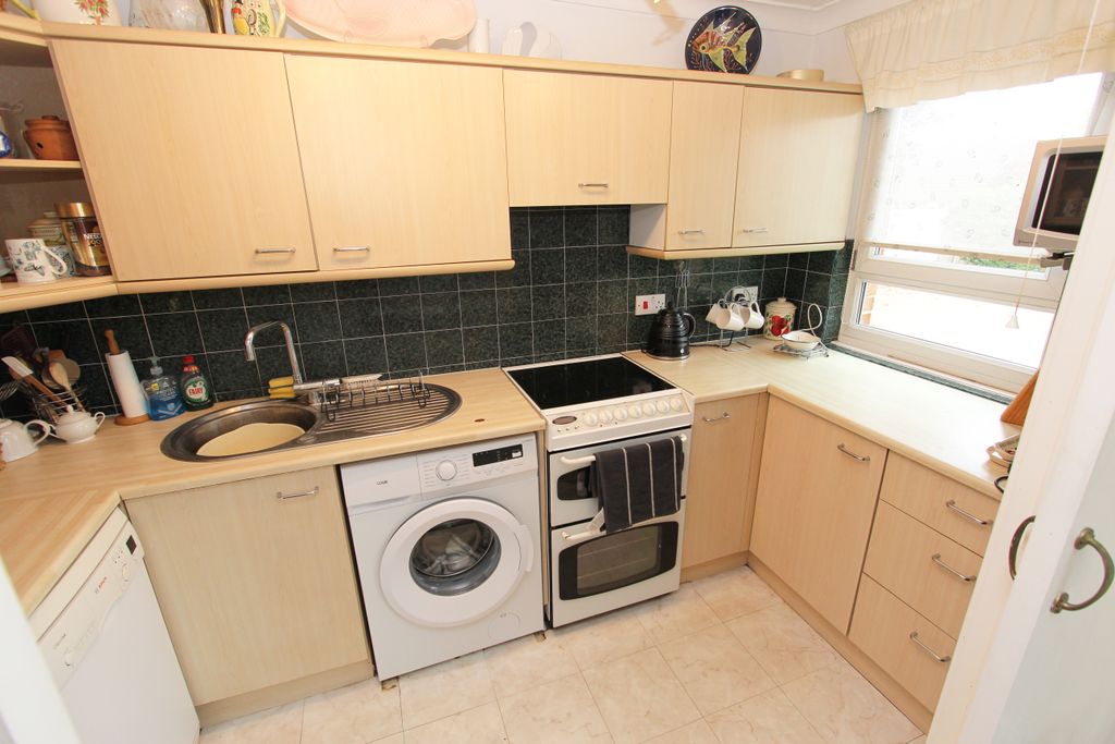 Property photo 2 of 13 Img_1373A