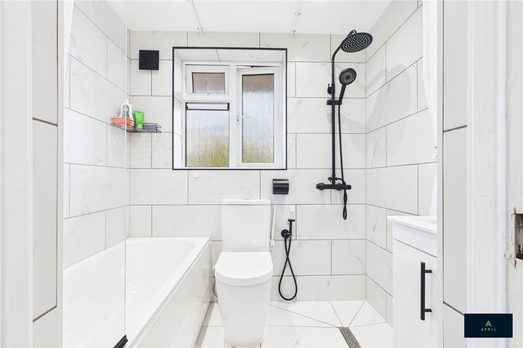 Property photo 3 of 29 Picture No. 27