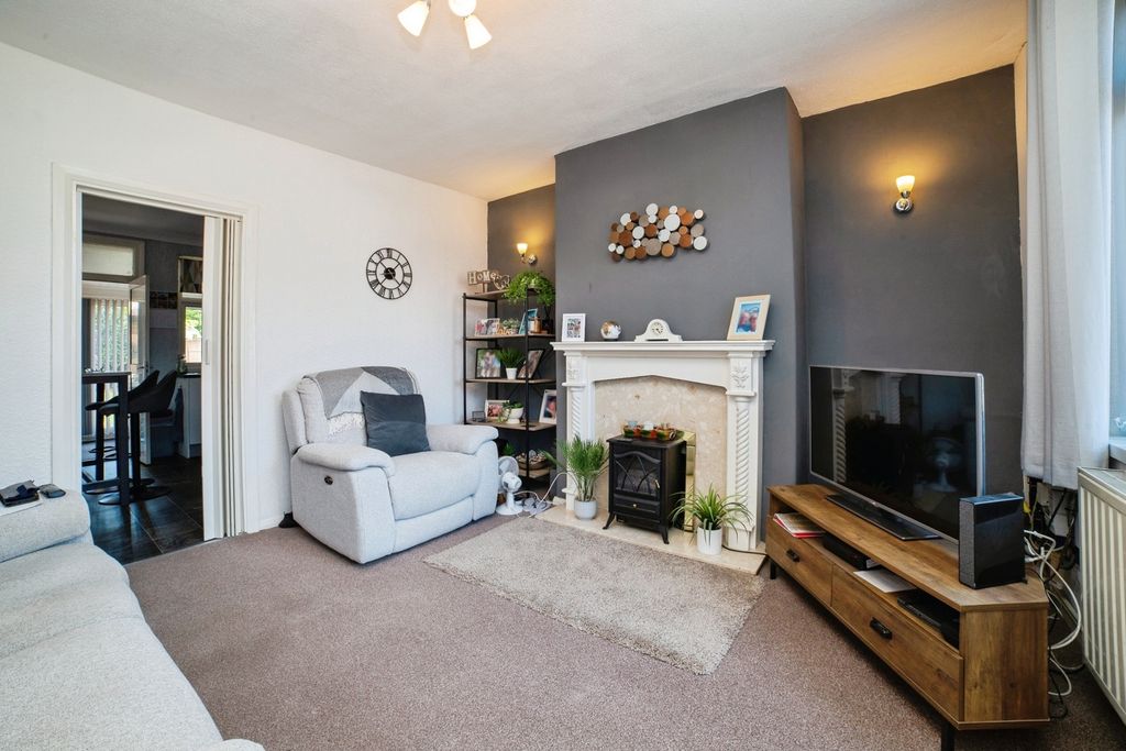 Property photo 2 of 16 Pbox-Img.Jpg