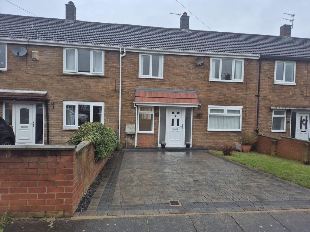 Property photo 1 of 9 Front (Exterior)