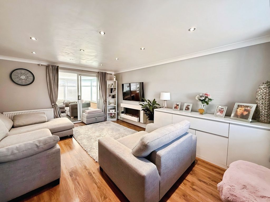 Property photo 3 of 24