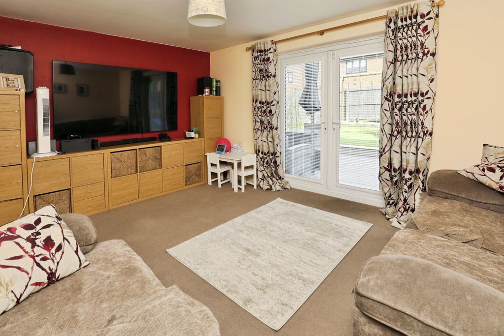 Property photo 2 of 19 5