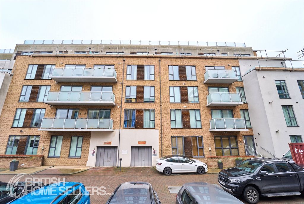 Property photo 1 of 25 Picture No. 05