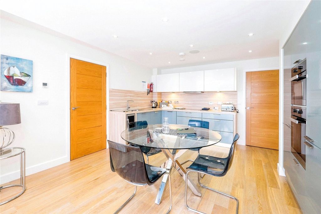 Property photo 3 of 18 Picture No. 05