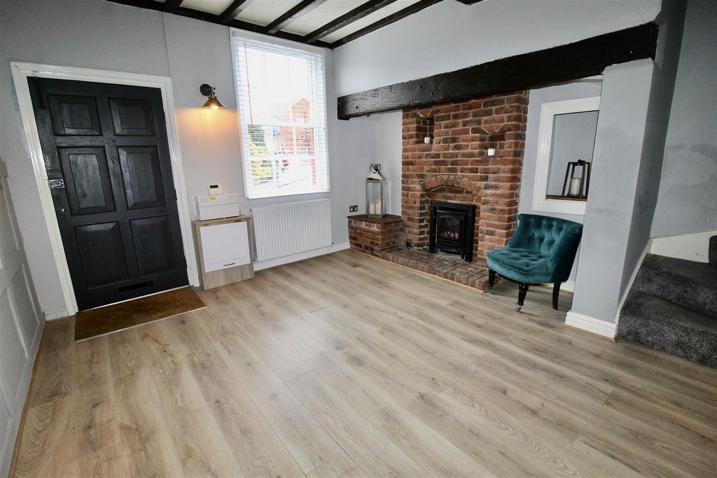 Property photo 2 of 27 Lounge