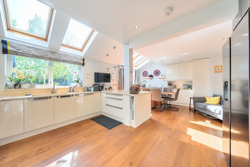 Property photo 2 of 20 1450810-13-69Ef3E...