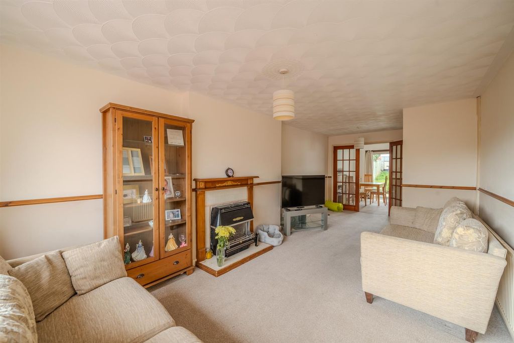 Property photo 2 of 20 12 Trostrey Close-14.Jpg