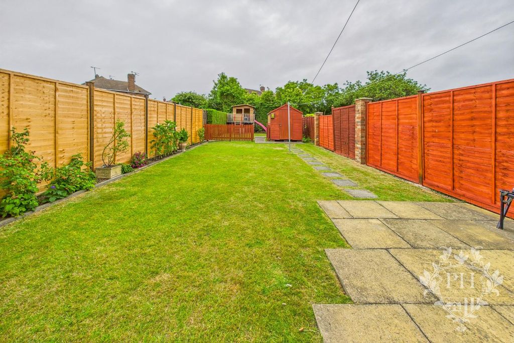 Property photo 3 of 15 Cam01415G0-Pr0444-Still008.Jpg