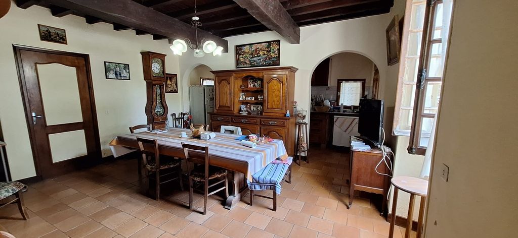 Property photo 3 of 35