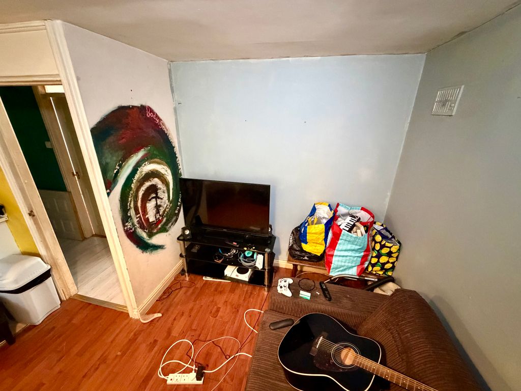 Property photo 3 of 28