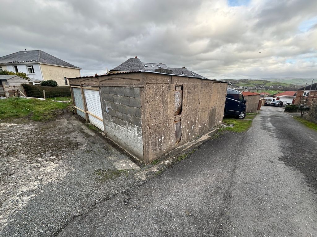 Property photo 3 of 4