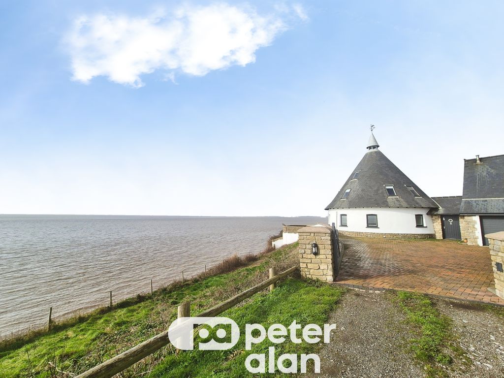 Property photo 2 of 21