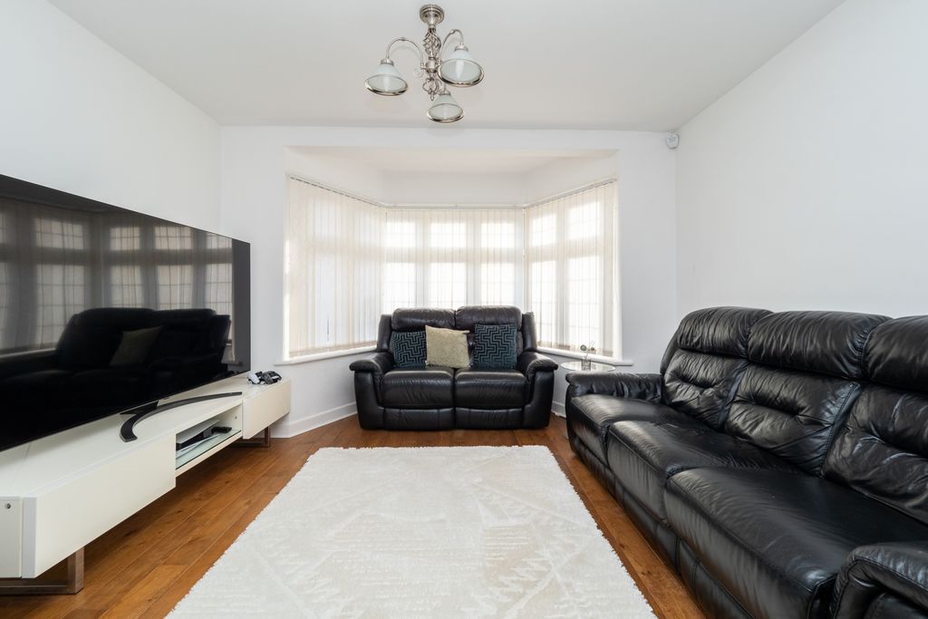 Property photo 2 of 19 Picture No. 04