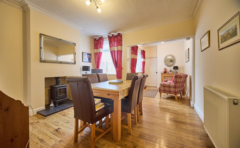 Property photo 3 of 11 Open Plan Dining Room/Sitting Room (L-Shaped)