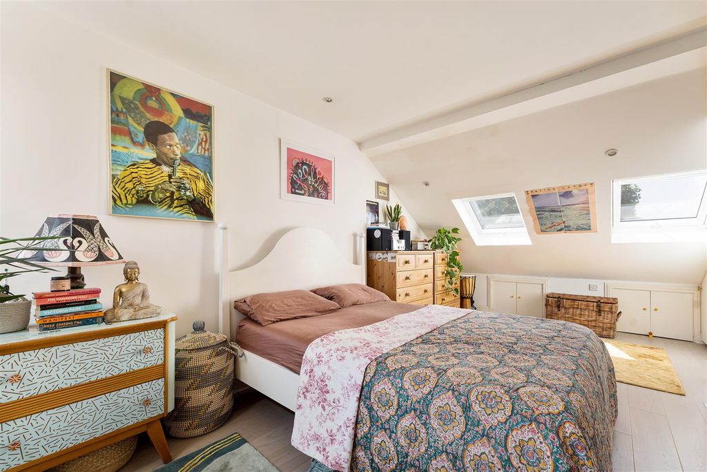 Property photo 3 of 40 Farmer Road, E10
