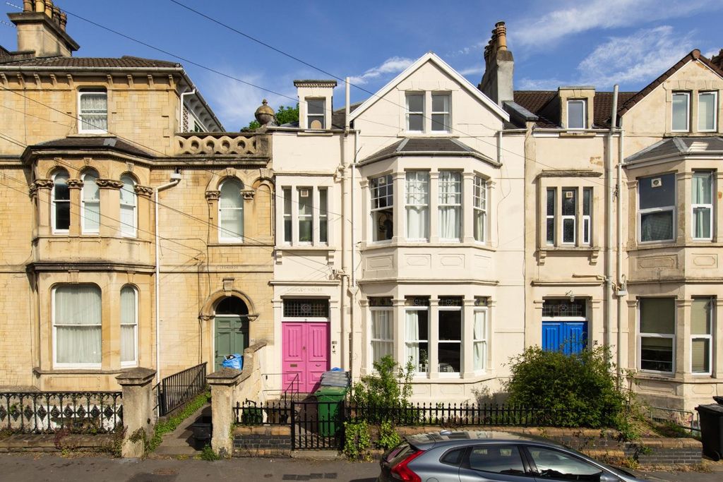 Property photo 2 of 19 Tff 25 Cotham Vale-1.Jpg