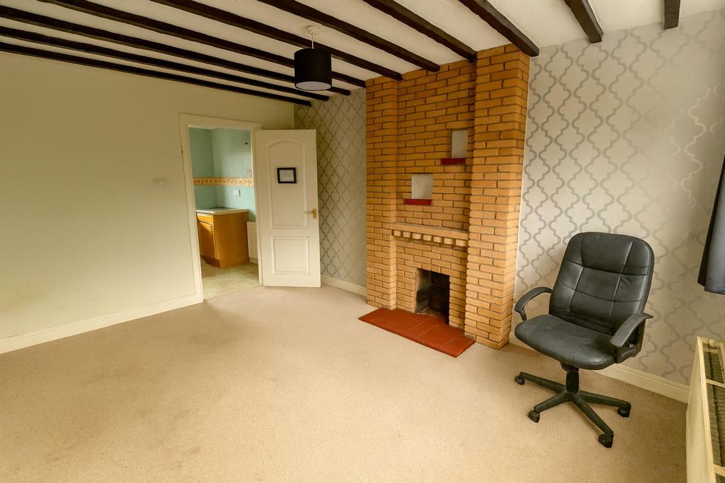 Property photo 3 of 21 80A2Edd7-11Ab-4c54-9354-Cff460d3E23c.Png
