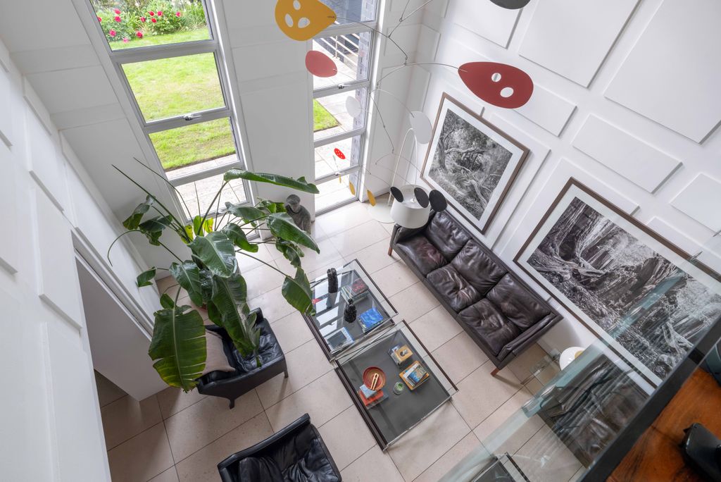 Property photo 3 of 20