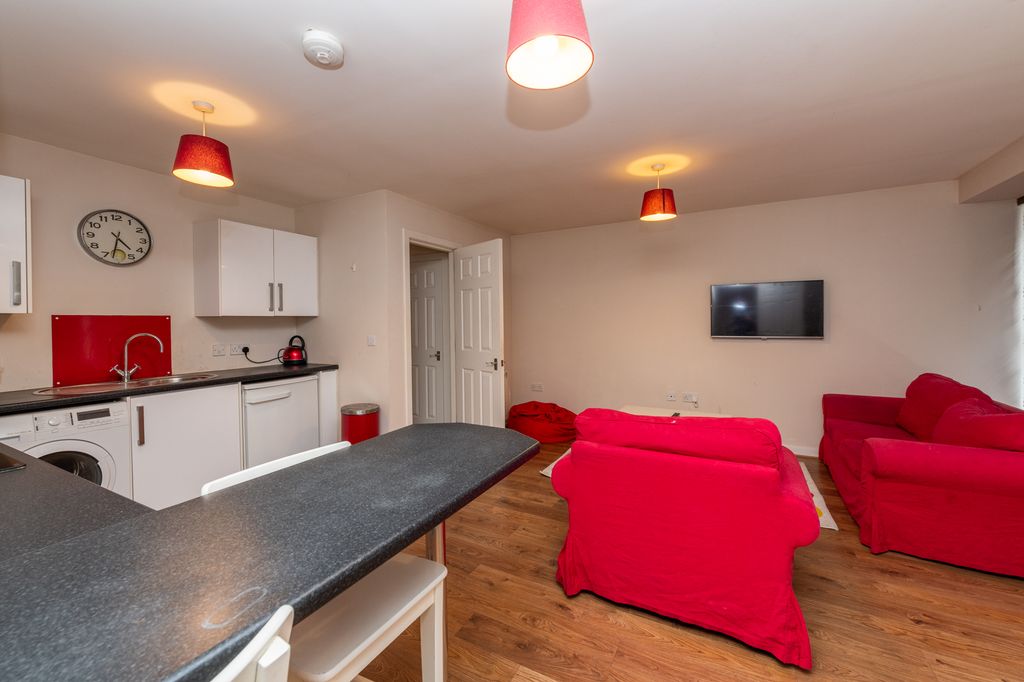 Property photo 3 of 26