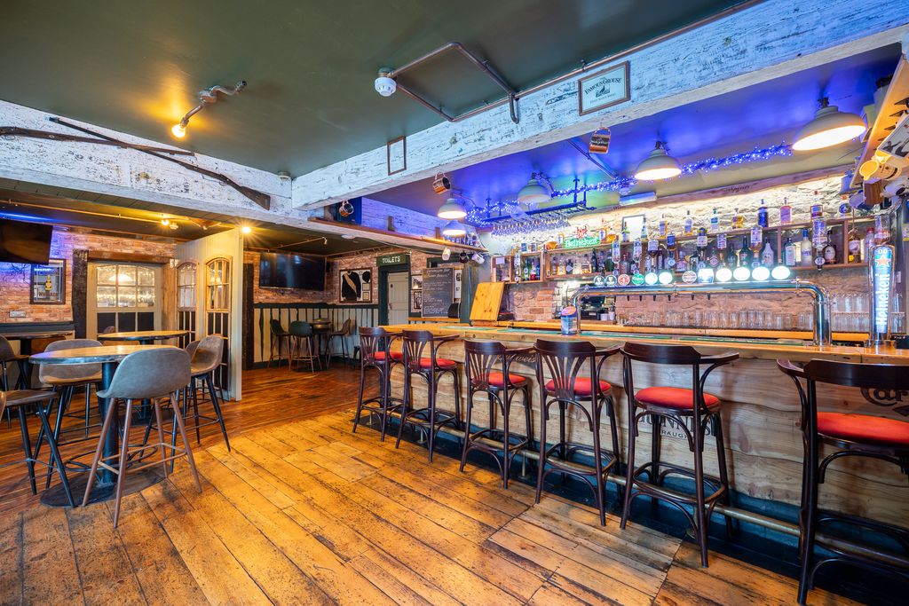 Property photo 2 of 32