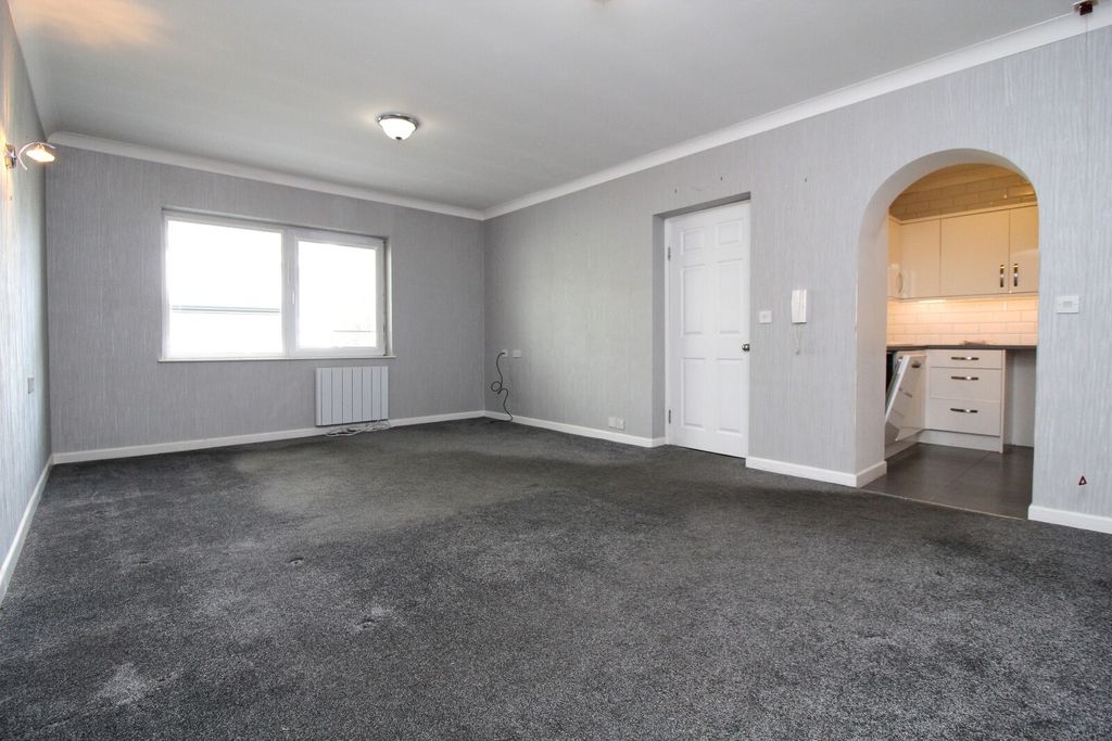 Property photo 1 of 7 Lounge