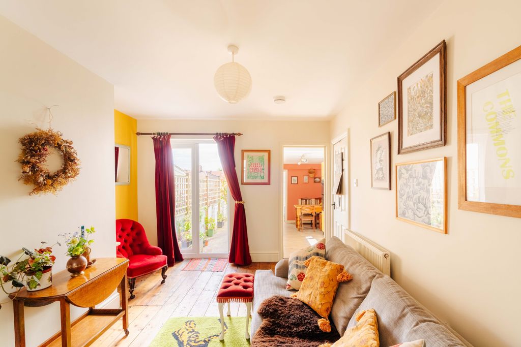 Property photo 2 of 25 7