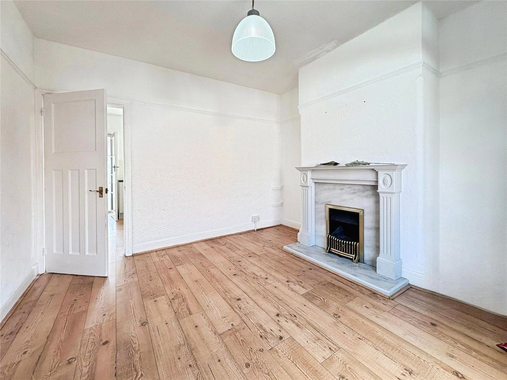 Property photo 2 of 13 Picture No. 16