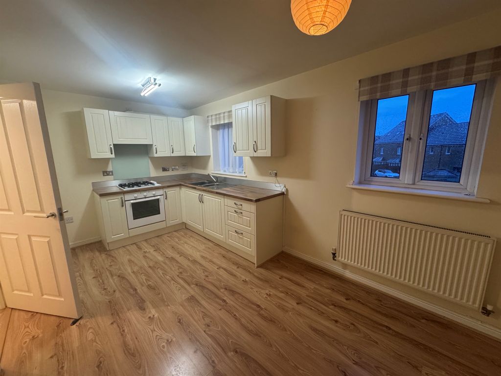 Property photo 2 of 25