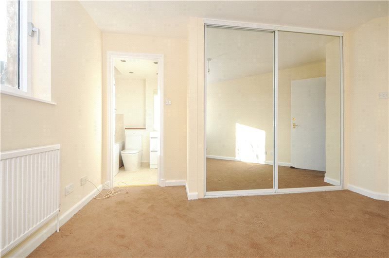 Property photo 3 of 7 Bedroom Wapping