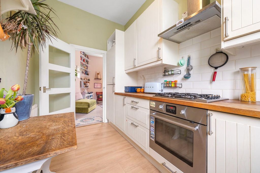 Property photo 3 of 10 Kitchen (2).Jpg