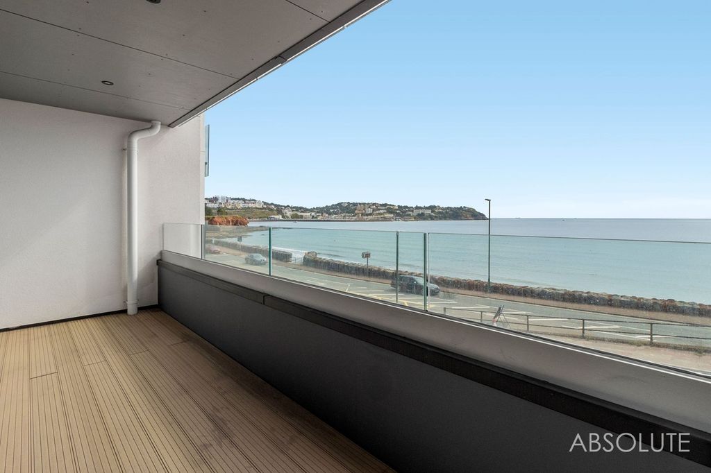 Property photo 1 of 32