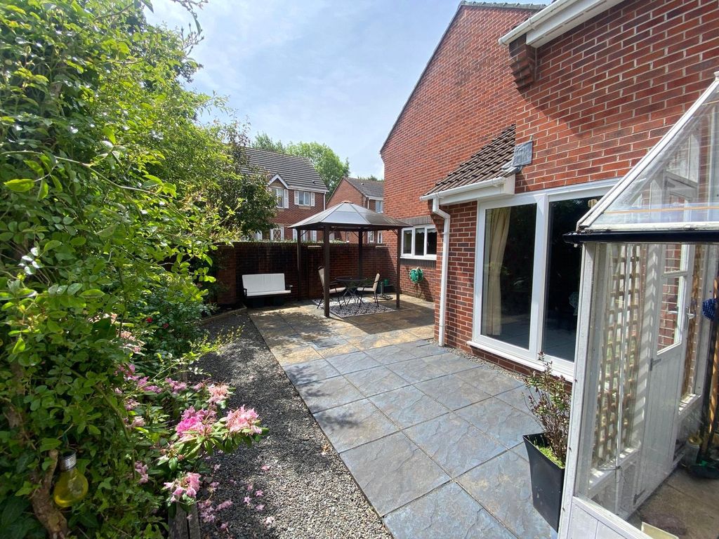 Property photo 2 of 31 Picture No. 34
