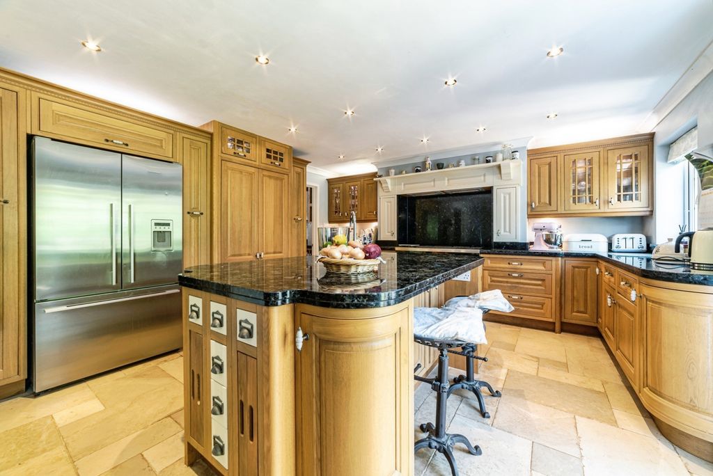Property photo 2 of 27 Kitchen