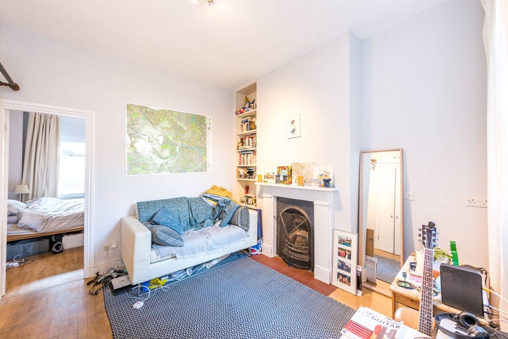 Property photo 3 of 12