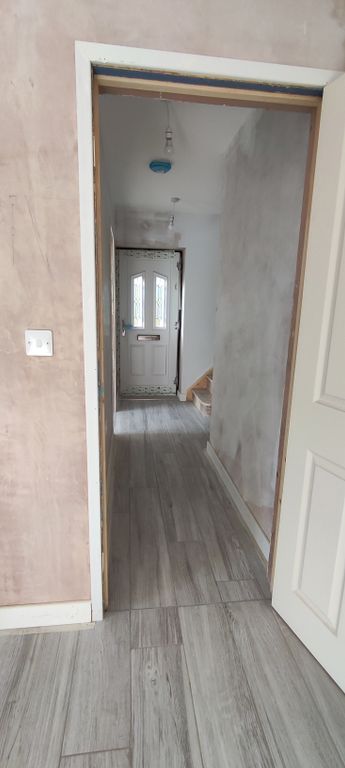 Property photo 3 of 11 Entrance Hall