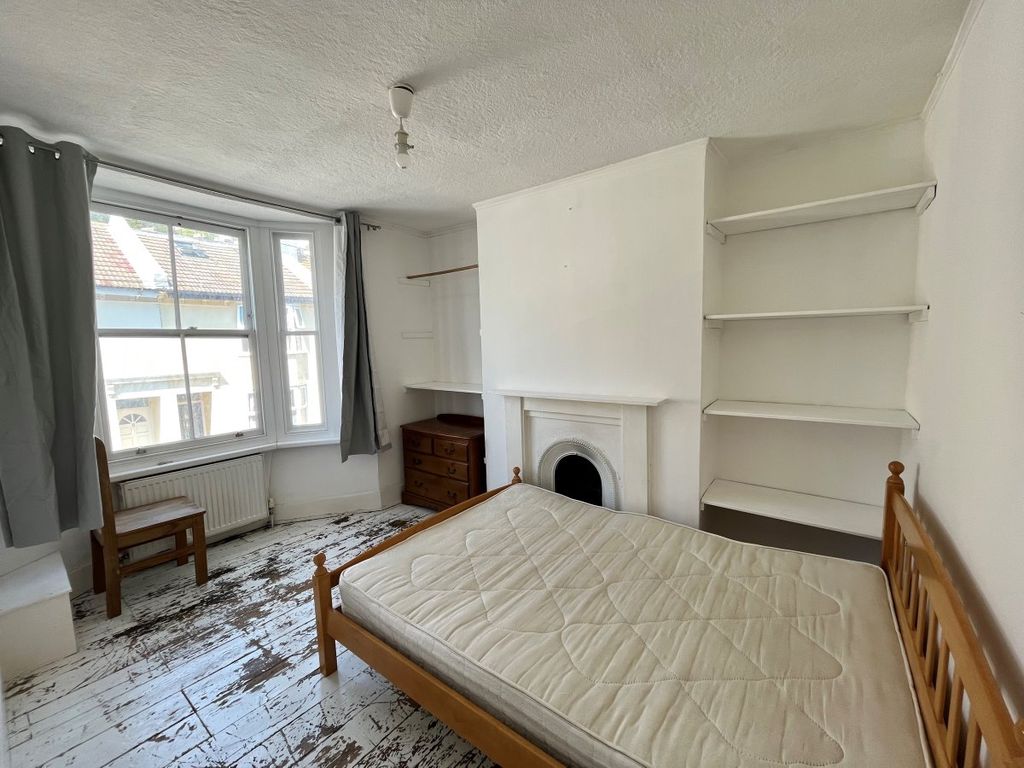 Property photo 3 of 11 Gallery