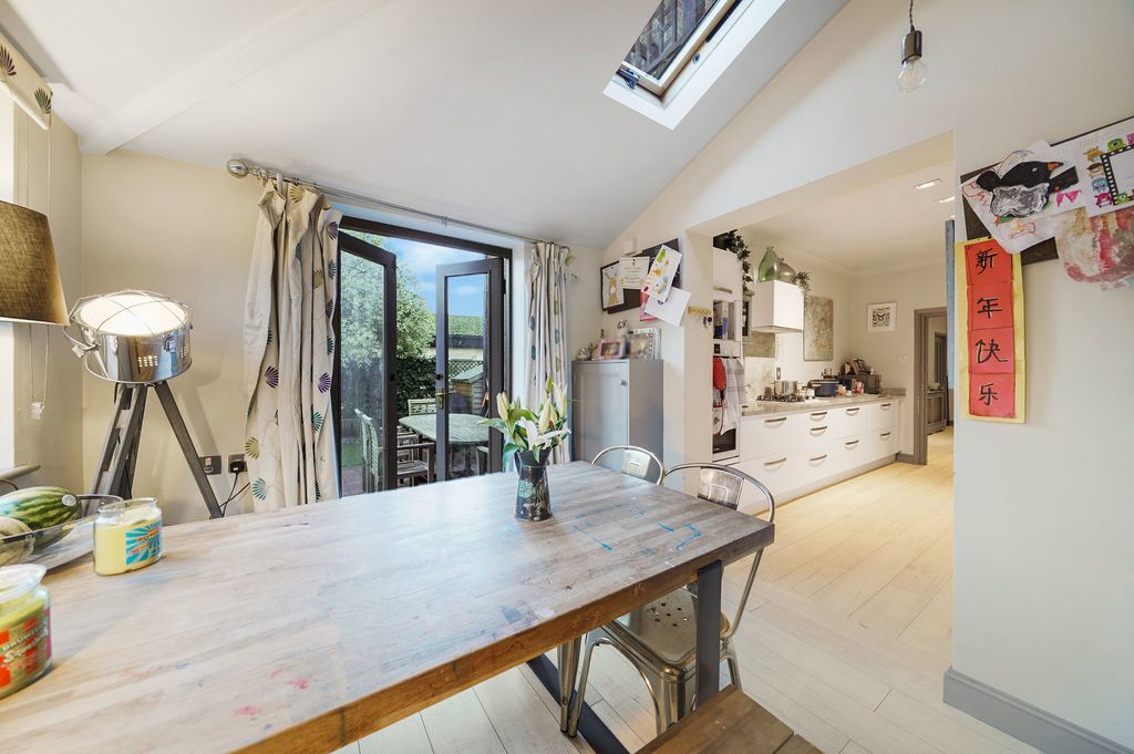 Property photo 1 of 21