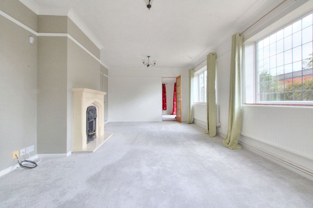 Property photo 2 of 22