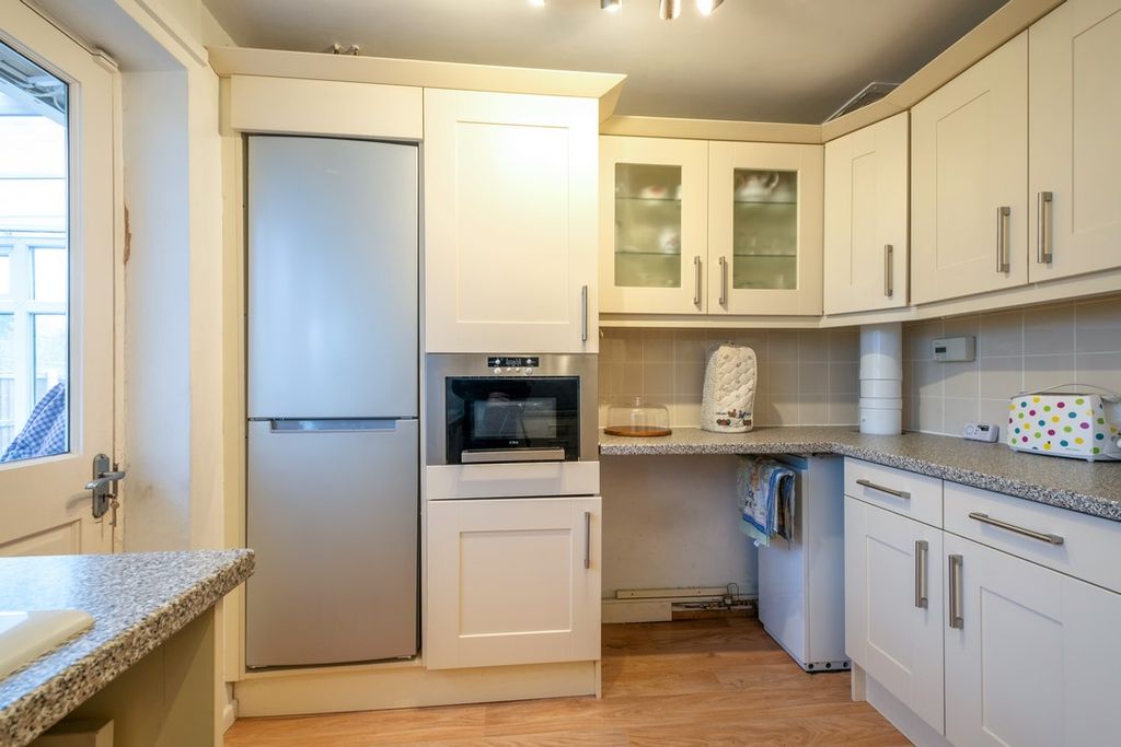 Property photo 3 of 20
