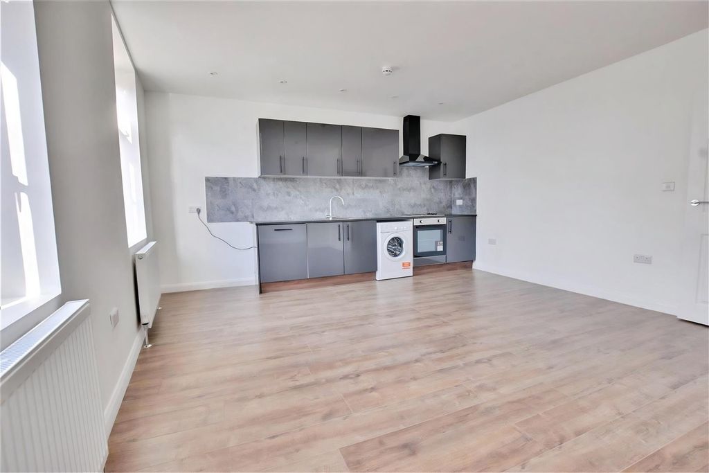 Property photo 2 of 4 B6637892-G4l8Zhut-Zdrvdwa6Bynmkkcmgq.Jpg