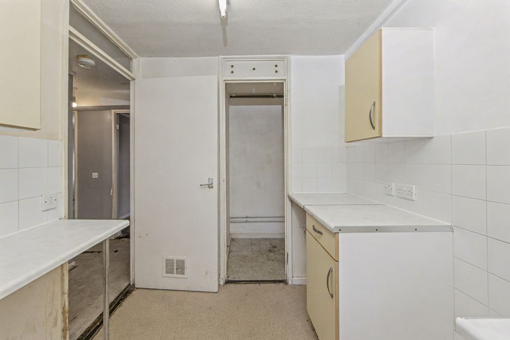 Property photo 3 of 17 157 Tag Croft, Ingol, Preston, Lancashire, Pr2 7Aj