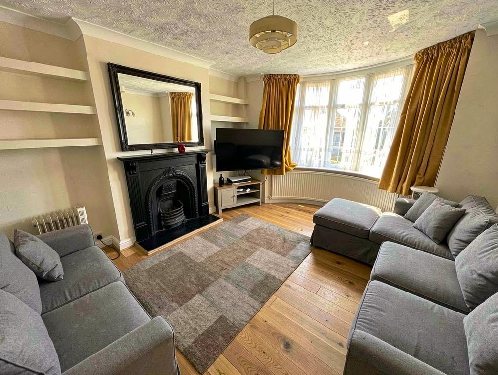 Property photo 2 of 12