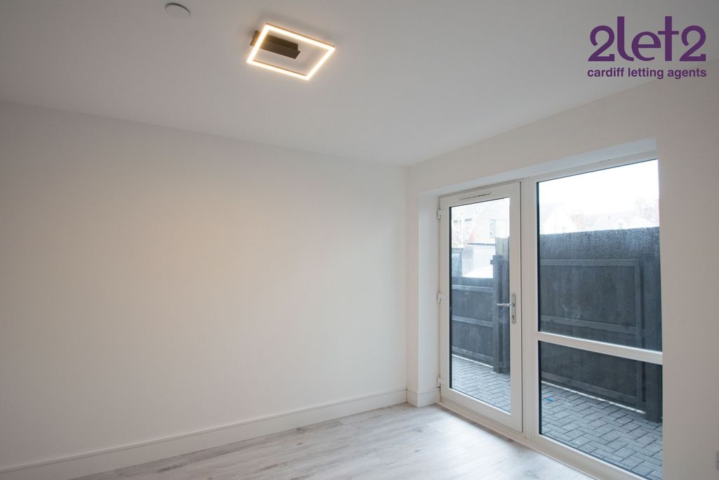 Property photo 3 of 6 Photo 5