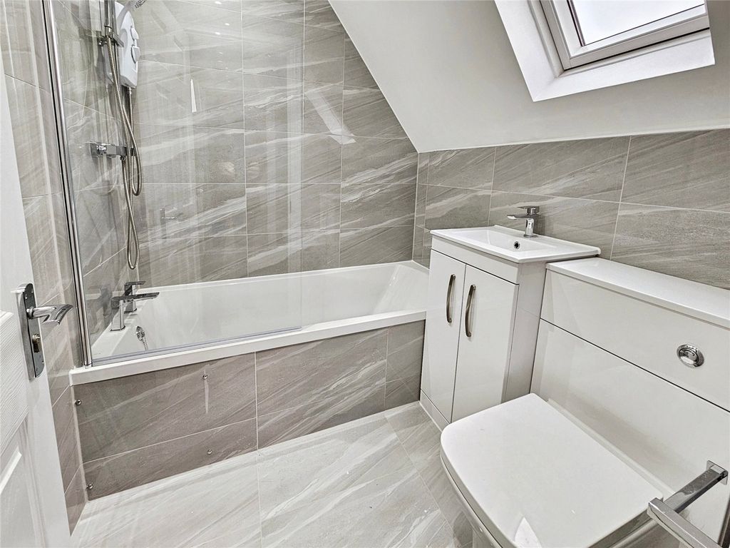 Property photo 2 of 5 Picture No. 15