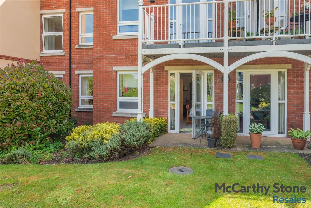 Property photo 2 of 24 8692787-Exterior02.Jpg